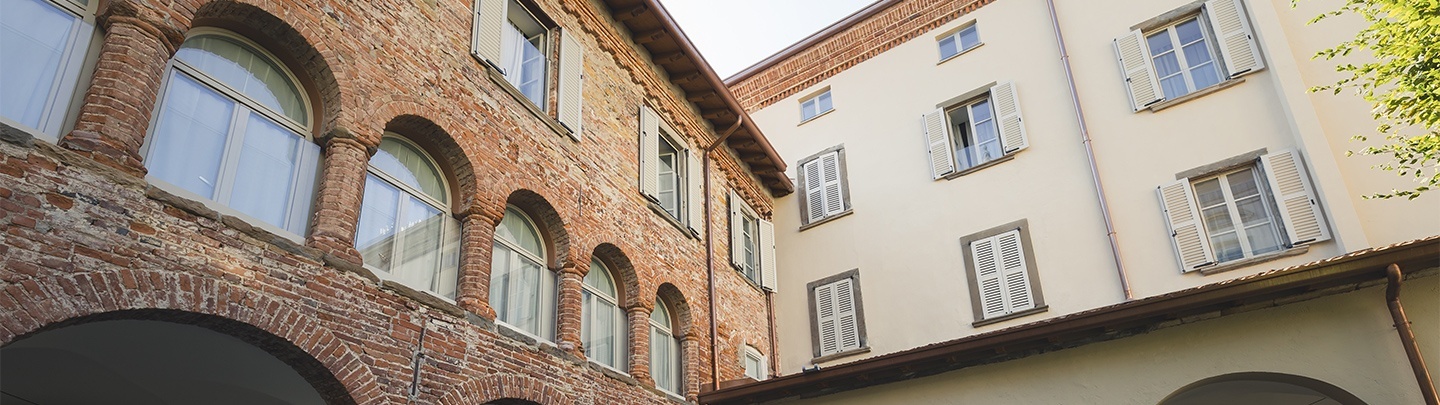 Struttura alberghiera “Hotel Palazzo Santo Spirito” Ex hotel commercio ed ex archivio di stato